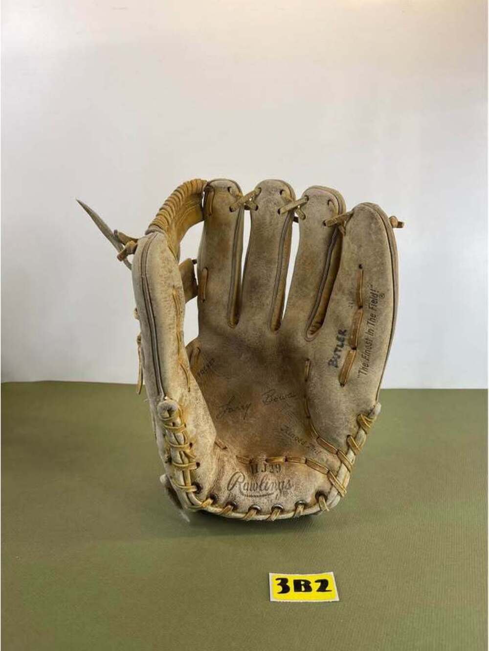 Vintage 1970s Rawlings HJ29 Larry Bowa 12.5" Baseball Glove RHT